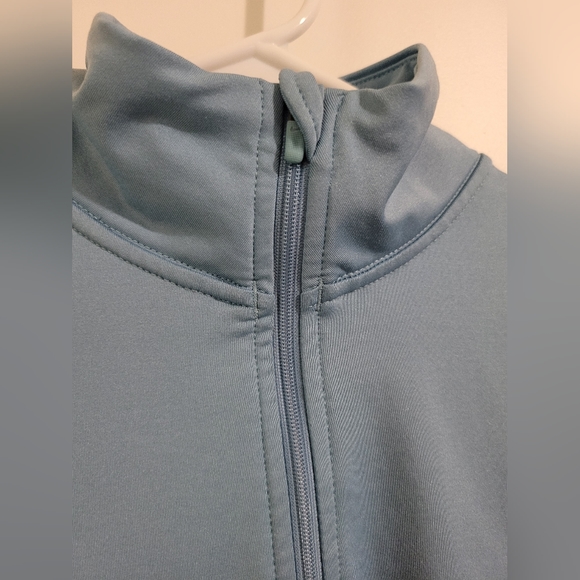 Nike dry fit top - Picture 5 of 6